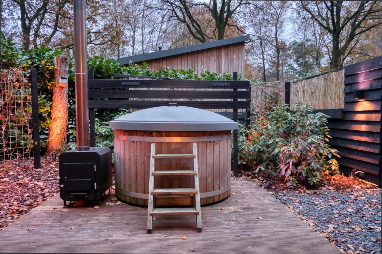 Lodge In Een Bosrijke Omgeving Met Hottub & Sauna Opt Rheezerveen Kültér fotó