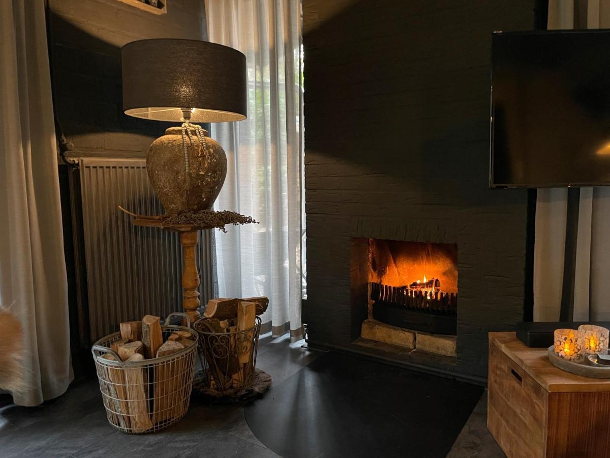 Lodge In Een Bosrijke Omgeving Met Hottub & Sauna Opt Rheezerveen Kültér fotó