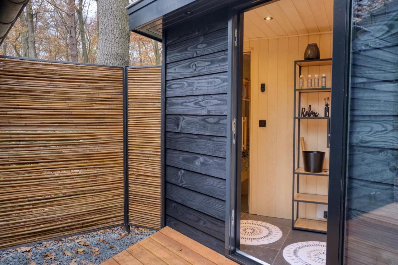 Lodge In Een Bosrijke Omgeving Met Hottub & Sauna Opt Rheezerveen Kültér fotó