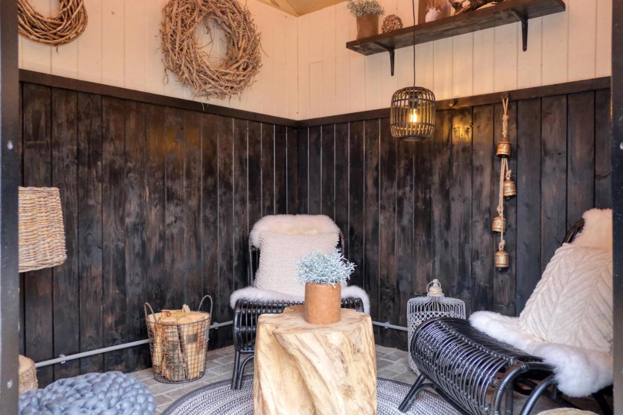 Lodge In Een Bosrijke Omgeving Met Hottub & Sauna Opt Rheezerveen Kültér fotó